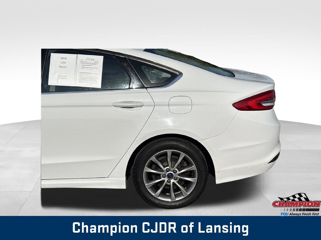 Used 2017 Ford Fusion SE FWD image 32