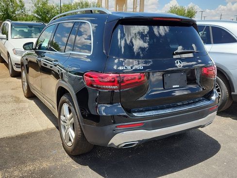 Used 2023 Mercedes-Benz GLB 250 4MATIC w/ Premium Package image 2