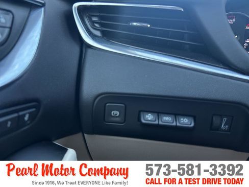 Used 2023 Buick Enclave Premium AWD/4WD image 14