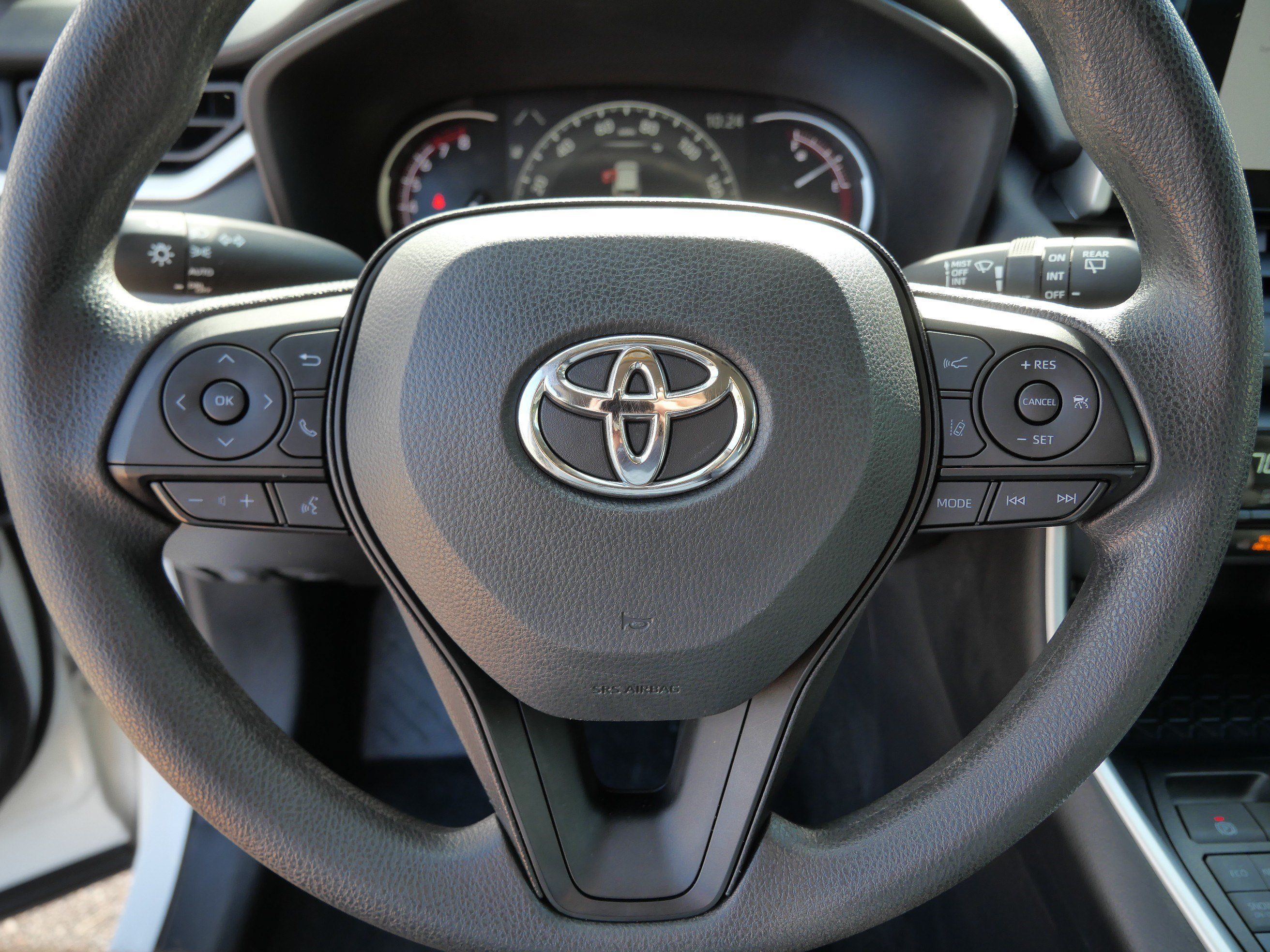 Certified 2025 Toyota RAV4 XLE AWD/4WD image 26