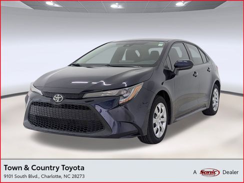 Used 2022 Toyota Corolla LE image 1