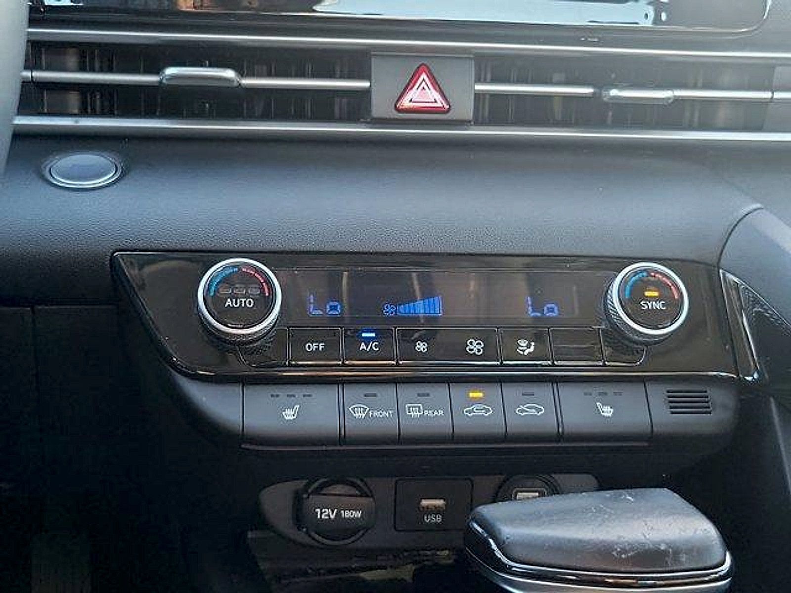 Used 2022 Hyundai Elantra SEL w/ Convenience Package FWD image 29