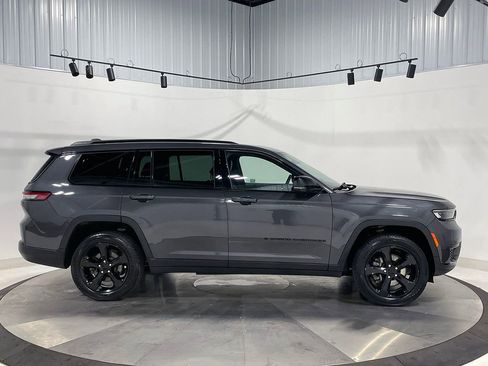 Used 2023 Jeep Grand Cherokee L Laredo AWD/4WD image 10