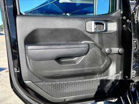 Used 2024 Jeep Gladiator Sport image 42