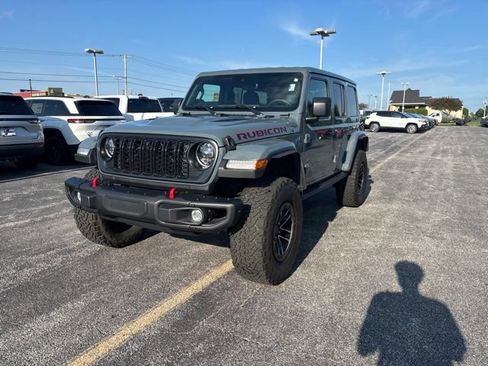Used 2025 Jeep Wrangler Unlimited Rubicon AWD/4WD image 1