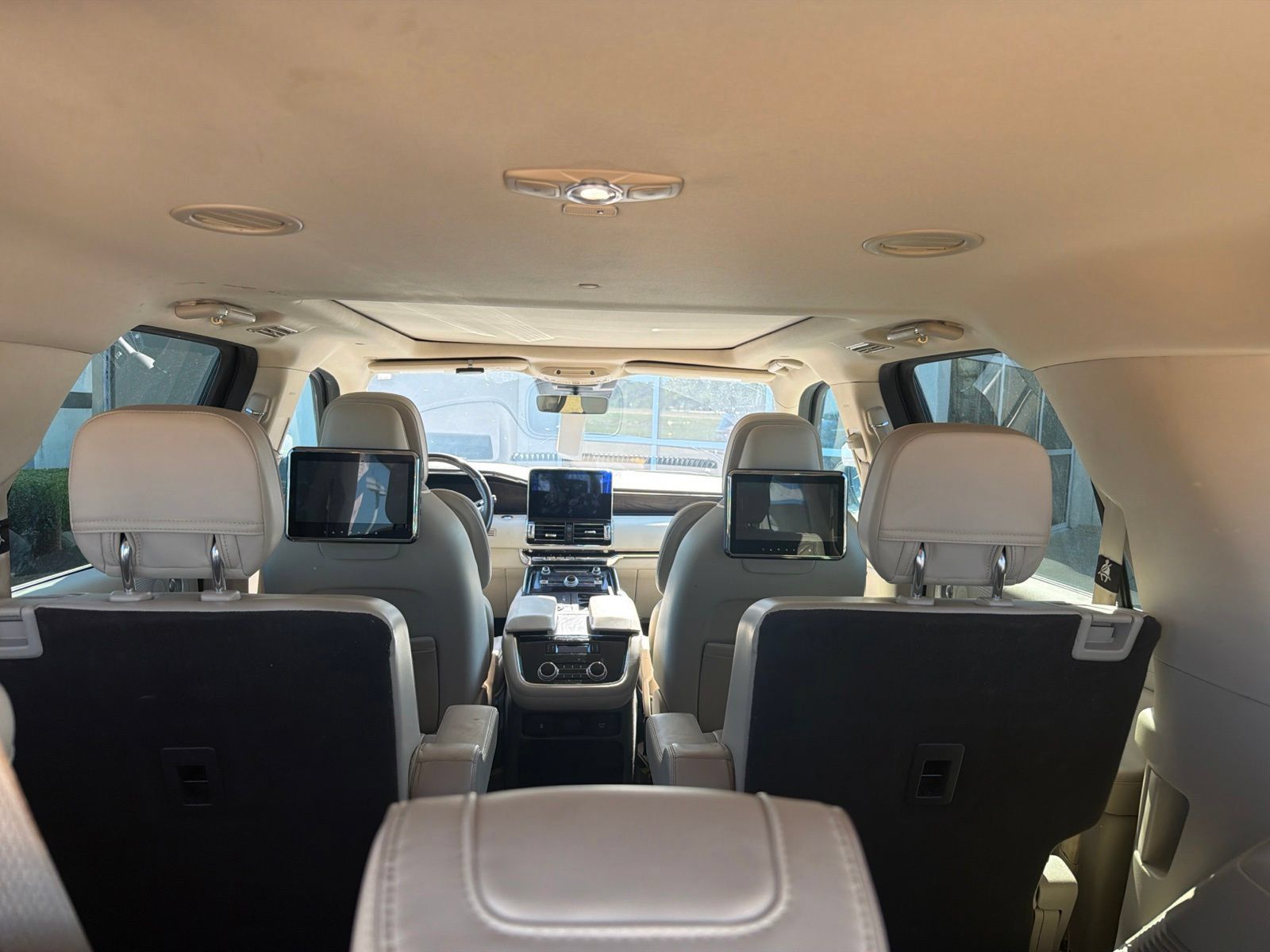 Used 2019 Lincoln Navigator L Reserve w/ Cargo Package AWD/4WD image 10