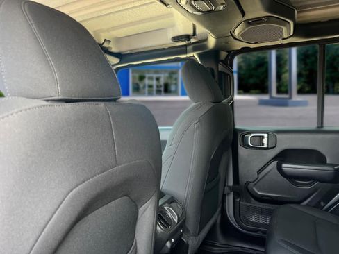 Used 2022 Jeep Wrangler Unlimited Sport AWD/4WD image 27