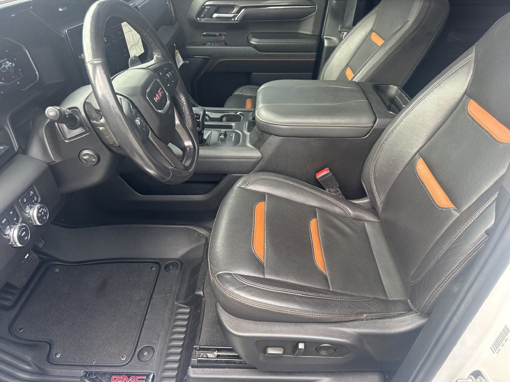 Used 2023 GMC Sierra 1500 AT4 w/ Technology Package AWD/4WD image 9