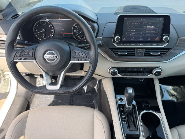 Used 2023 Nissan Altima 2.5 SV FWD image 15