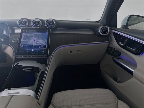 Certified 2025 Mercedes-Benz GLC 300 image 24