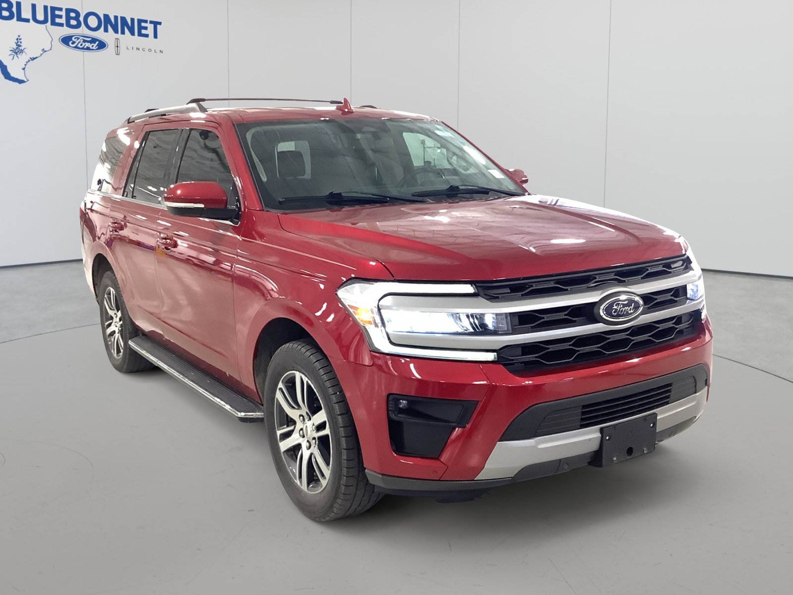 Used 2022 Ford Expedition XLT RWD image 2