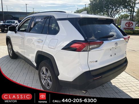 Used 2025 Toyota RAV4 LE AWD/4WD image 2