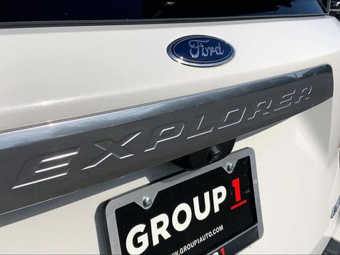 Used 2023 Ford Explorer Platinum w/ Technology Package AWD/4WD image 61