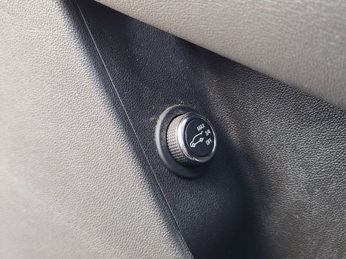 Used 2018 Cadillac XT5 Premium Luxury image 34