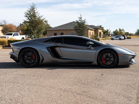Used 2014 Lamborghini Aventador LP 700-4 image 4