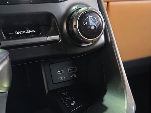 Used 2023 Lexus LX 600 4WD w/ Accessory Package (Z1) image 22