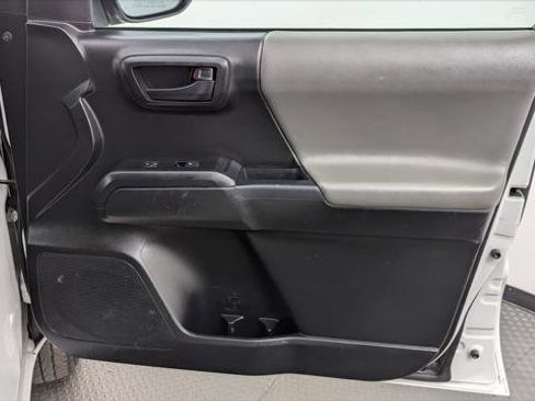 Used 2019 Toyota Tacoma SR image 17
