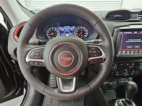 Used 2023 Jeep Renegade Trailhawk w/ Trailhawk Elite Group image 24