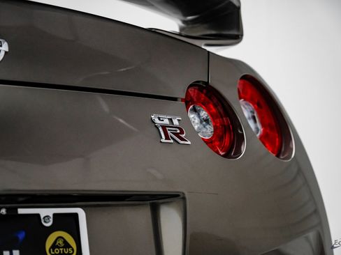 Used 2009 Nissan GT-R Premium image 35