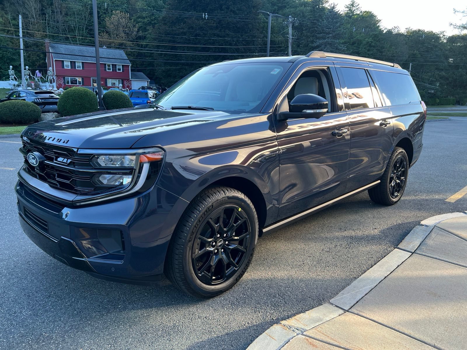 New 2027 Ford Expedition Max Platinum AWD/4WD image 3