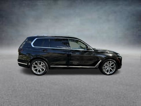 Used 2025 BMW X7 xDrive40i AWD/4WD image 8