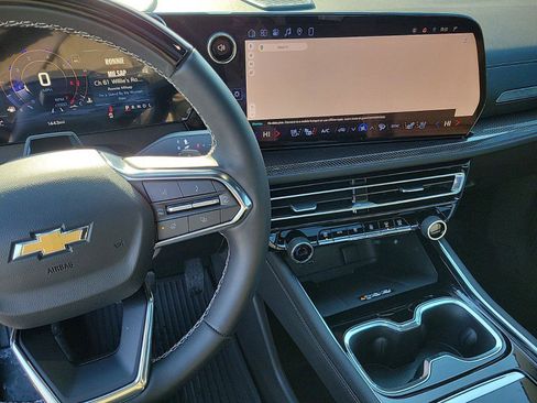 Used 2026 Chevrolet Traverse High Country image 26