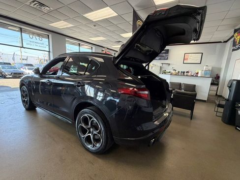 Used 2023 Alfa Romeo Stelvio Veloce AWD/4WD image 14