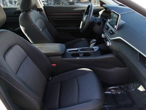 Certified 2025 Nissan Altima 2.5 S FWD image 29