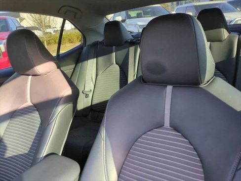 Certified 2021 Toyota Camry SE image 8