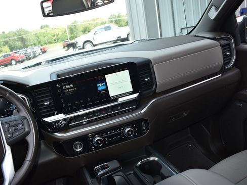 Used 2023 GMC Sierra 1500 SLT w/ SLT Convenience Package AWD/4WD image 20
