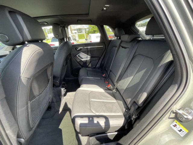 Certified 2025 Audi Q3 2.0T Premium AWD/4WD image 13