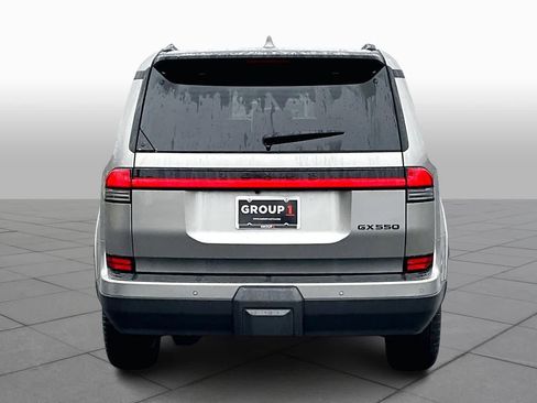 Used 2025 Lexus GX 550 w/ Accessory Package (2T) image 5