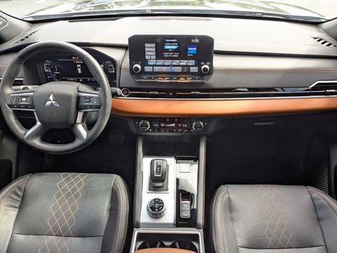 Used 2023 Mitsubishi Outlander SEL 40th Anniversary image 14