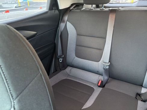 Used 2025 Chevrolet TrailBlazer LT image 35