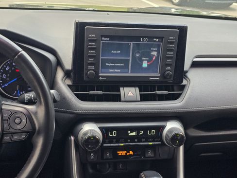 Used 2020 Toyota RAV4 XLE w/ XLE Grade Weather Package AWD/4WD image 15