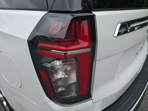 Used 2024 Chevrolet Tahoe Premier AWD/4WD image 35