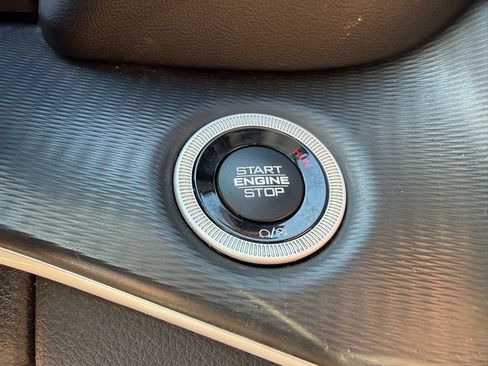 Used 2023 Jeep Grand Cherokee L Laredo image 30