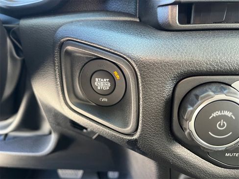 New 2025 Jeep Gladiator Sport image 22