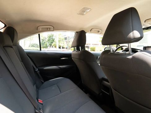 Used 2021 Toyota Corolla LE FWD image 16