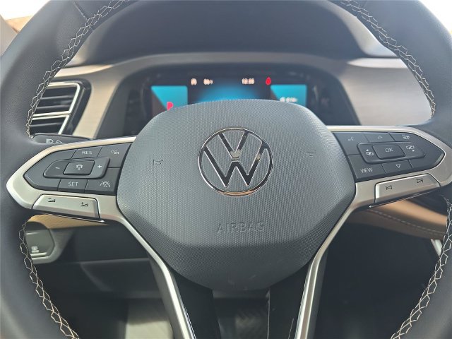 Used 2024 Volkswagen Atlas Cross Sport SE FWD image 22