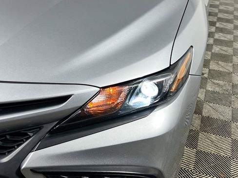 Used 2022 Toyota Camry SE image 12