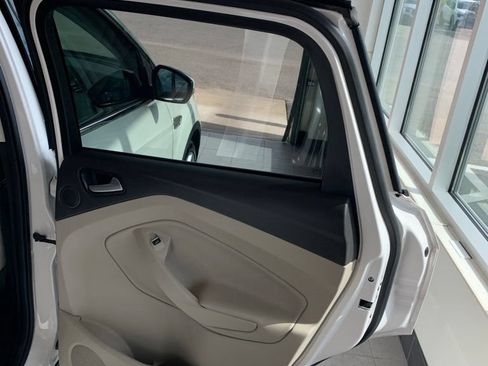 Used 2019 Ford Escape Titanium AWD/4WD image 12
