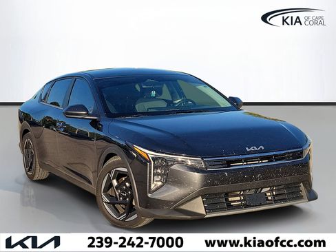 Certified 2025 Kia K4 EX FWD image 1
