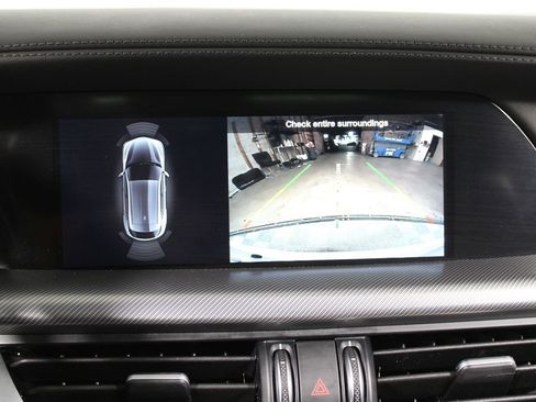 Used 2023 Alfa Romeo Stelvio Veloce image 13