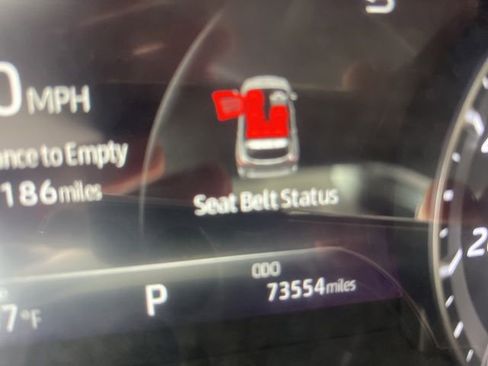 Used 2021 Toyota Highlander XLE image 11