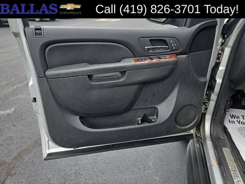 Used 2010 Chevrolet Tahoe LTZ AWD/4WD image 17