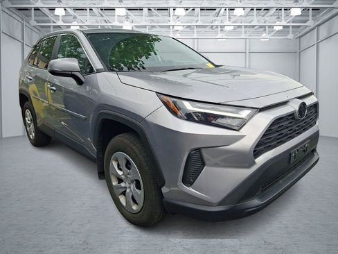 Used 2024 Toyota RAV4 LE AWD/4WD image 2