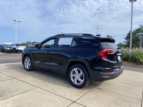 Used 2021 GMC Terrain SLE w/ Driver Convenience Package FWD image 8