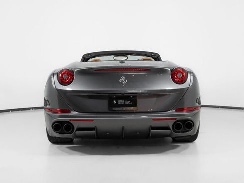 Used 2016 Ferrari California T RWD image 6