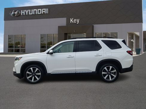 Used 2023 Honda Pilot Elite image 6